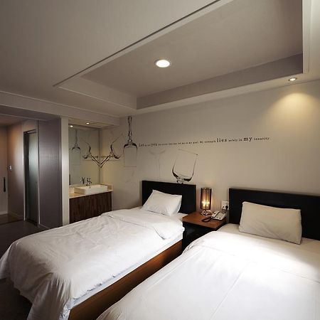New Suwon Hotel Экстерьер фото