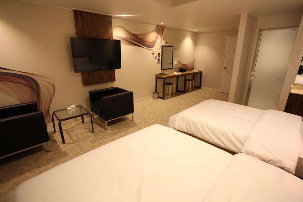 New Suwon Hotel Экстерьер фото