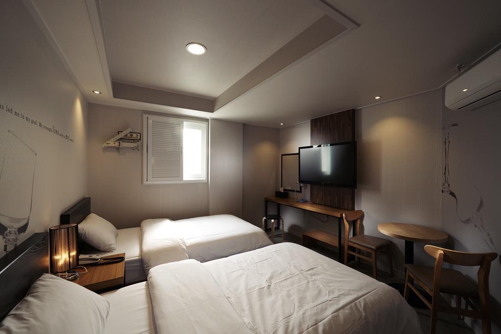 New Suwon Hotel Экстерьер фото