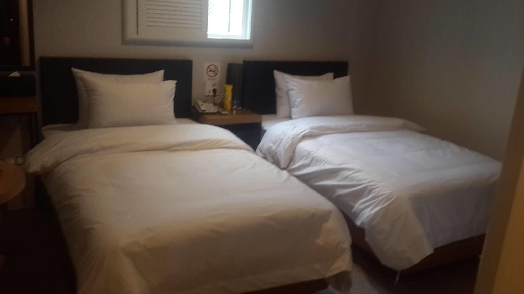 New Suwon Hotel Экстерьер фото